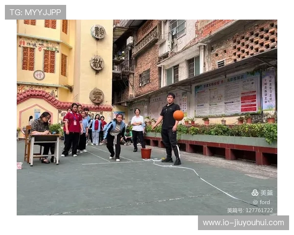 定南赣联足球主持人邓的绿茵故事全面绽放精彩瞬间见证荣耀时刻新篇章